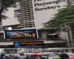 DPP PJI Berbagi Ribuan Paket Takjil Di Monumen Pers