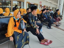 Tuntaskan Masalah Puluhan Jama'ah Terlantar di Bandara Juanda, Kader Ansor H Muhibbin : Ini Bentuk K