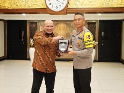 Silaturahmi dengan Kapolda Jatim, Ketua DPD RI Bahas Pentingnya Kembali ke Sistem Negara Sesuai Panc