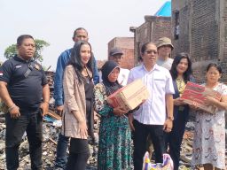 Hotel Vasa dan AWS Salurkan Bantuan Korban Kebakaran di Kelurahan Jepara