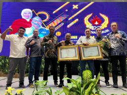 Cabor Muaythai Dapat Penghargaan Terbaik Dalam Ajang Koni Jatim Award 2023