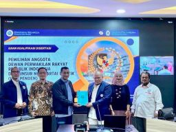 Ujian Kualifikasi Doktor di Unair, Ketua DPD RI Tawarkan Gagasan Anggota DPR RI Juga Diisi Non-Partai