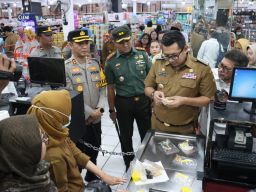 Pastikan Harga Pangan Jelang Lebaran, Forkopimda Kota Mojokerto Sidak Pasar dan Swalayan