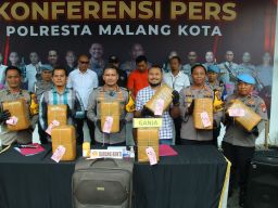 Polresta Malang Kota Berhasil Amankan Kurir Bawa 42 Kg Ganja Nyamar Pemudik