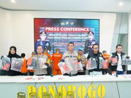 Polres Ponorogo Berhasil Amankan Komplotan Pencurian dengan Pemberatan 8 Tersangka Diamankan  