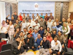Ketua PWI Jatim : Peserta yang Lulus UKW Harus Tunjukkan Kompetensi Etika dan Moral 