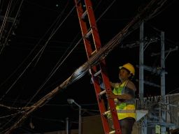 Simplifikasi Kabel Fiber Optik PLN Icon Plus di PLN UP3 Ponorogo
