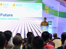 PLN-AHP Resmi Operasikan PLTS _Ground-mounted_ 100 MWp di Kawasan Industri KBI Purwakarta, Terbesar