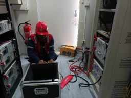 Menjaga Kehandalan Jaringan Pelanggan, PLN Icon Plus Lakukan Maintenance Power Supply Dummy