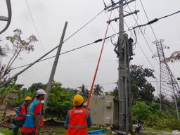Sambut Tahun Baru, PLN Operasikan Tower 20 KV Kangean-Mamburit