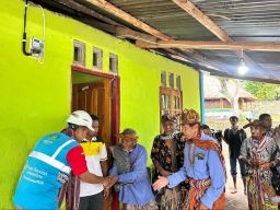 Sukacita Natal dan Tahun Baru: Listrik PLN Hadir di 14 Dusun Terpencil NTT