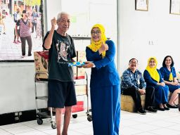 Peringati HUT ke-26 PIKK, YBM PLN dan PIKK PLN UIP JBTB Hadirkan Kebahagiaan bagi Lansia di Griya Werdha Jambangan