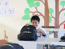 Sambut Hari Suci Nyepi, Danantara Indonesia dan PLN Salurkan 5.000 Paket Perlengkapan Sekolah ke Tiga Provinsi 