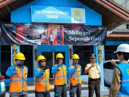 Jaga Terang di Hari Kemenangan, Cerita Petugas PLN Amankan Keandalan Listrik di Momen Idulfitri