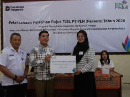 Sasar Pasar Internasional, PLN UIP JBTB Berdayakan Kelompok Wanita Boyolali Lewat Pelatihan Merajut