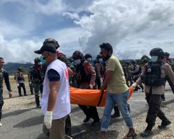 Ops Damai Cartenz Berhasil Evakuasi 8 Korban Penembakan KKB