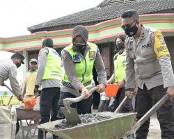 Operasi Keselamatan Semeru 2022 di Tengah Covid -19, Ini Aksi Polwan Polres Ponorogo