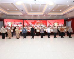 Satwil Polda Jatim menerima penghargaan Pelayanan Prima terbanyak dari Kemen PAN-RB selain katagori Pelayanan Sangat Baik dan Baik