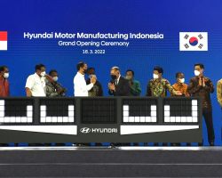 Presiden Jokowi Resmikan Mobil Listrik Rakitan Indonesia, PLN Siap Mendukung Infrastruktur dan Pasokan Listrik