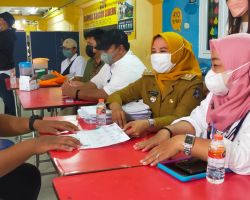 Lurah Wonorejo Rungkut Jemput Bola Buka Pelayanan Malam Adminduk