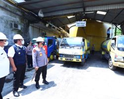 Tinjau Pabrik di Palembang, Kapolri Minta Produksi Minyak Curah Ditingkatkan