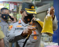 Cek Ketersediaan Stok Migor Kapolres Madiun Kota Tinjau Pasar Besar