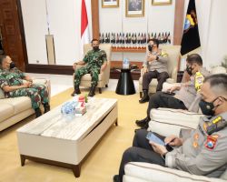 Tingkatkan Sinergitas TNI Polri, Kapolda Jatim sambut Kunjungan Kehormatan Dankodiklatal