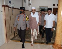Jaga Kebhinekaan, Kapolda Jatim Silaturahmi dengan Tokoh Agama di Ponpes Suniyyah Salafiyah Pasuruan