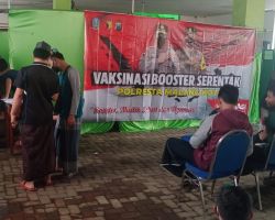 Siapkan Mudik Sehat dan Aman, Polresta Malang Kota Gelar Vaksinasi Booster di Ponpes