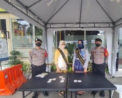 Berbaju Adat Polwan Polda Jatim Peringati Hari Kartini