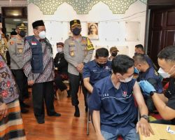 PWNU Jatim bersama Kanwil Kemenag dan Forkopimda Jatim Gelar Vaksinasi Serentak, Targetkan 210.150 Dosis dalam 3 hari