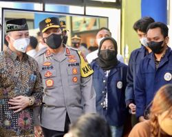 Polda Jatim Kolaborasi Dengan BEM Unair Gelar Vaksinasi Booster Bagi Mahasiswa