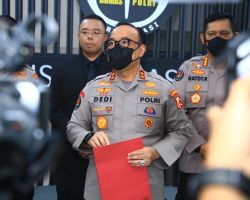 Kapolri Tinjau Arus Mudik Naik Heli, Tol Jakarta-Cikampek Lancar