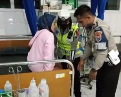 Aksi Gercep, Polisi Lalulintas di Malang Tolong Ibu Hamil