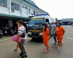 Penyidik Satreskrim Polres Malang Serahkan 3 Jaksa Gadungan ke Kejaksaan Negeri Malang