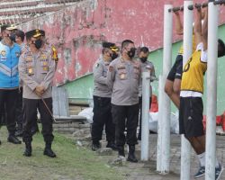 Kapolda Jatim Mengecek Pelaksanaan Test Kesamaptaan Jasmani Seleksi Penerimaan Bintara Polri Gelombang II T.A. 2022