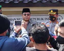 Gelar Lomba Kirab Gunungan Polres Blitar Kota Sambut Hari Lahir Pancasila