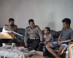 Cepat Dekat dan Bersahabat,Satlantas Polres Ponorogo Berikan Bantuan Kemanusiaan