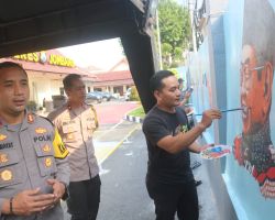 Suguhkan Inspirasi Positif Bagi Masyarakat, Kapolres Jombang Ajak Seniman Lukis Mural