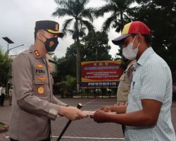 Selamatkan Korban Laka Laut, 2 Nelayan Dapat Penghargaan Kapolres Malang
