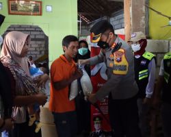 Polisi Peduli,Balita Kelainan Jantung Mendapat Bantuan Sosial dari Polres Bojonegoro