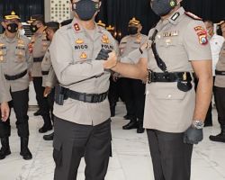 Kapolda Jatim Resmi Lantik Dirlantas dan Karumkit Bhayangkara Tk.II Jatim serta 12 Kapolres Jajaran