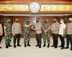 Kapolda Jatim Menerima Sambut Hangat Kunjungan Kehormatan Panglima Divisi Infanteri 2/Kostrad