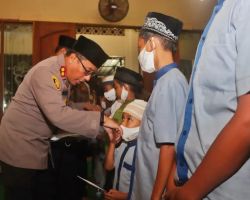 Polres Trenggalek Berbagi,Puluhan Anak Yatim Diberi Santunan