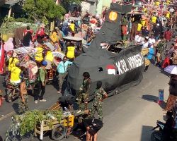 Karnaval Dalam Rangka HUT RI Ke 77 Kecamatan Sarang Kembali di Gelar