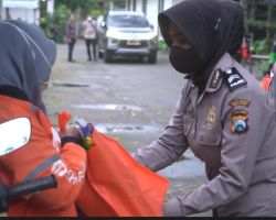 Kapolda Jatim perintahkan Kapolres Jajaran Salurkan Bantu Sosial Bagi Masyarakat Kurang Mampu