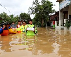 Tanggap Bencana, Polres Trenggalek Dirikan Dapur Umum untuk Warga Terdampak Banjir