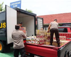 Tanggap Bencana, Polres Ngawi Kirim Bansos ke Tasikmadu Trenggalek