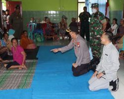 Gerak Cepat, Polres Blitar Evakuasi Korban Banjir
