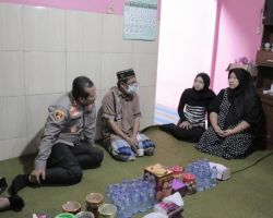 Kapolda Jatim Kunjungi Rumah Alm. Farzah Korban Tragedi Kanjuruhan, Keluarga Sampaikan Terimakasih